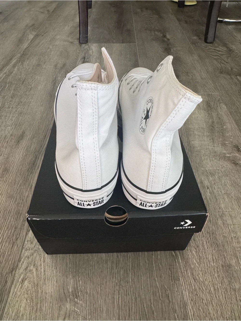 Men 10.5 Women 12 - Converse chuck taylor all star lift platform high top white